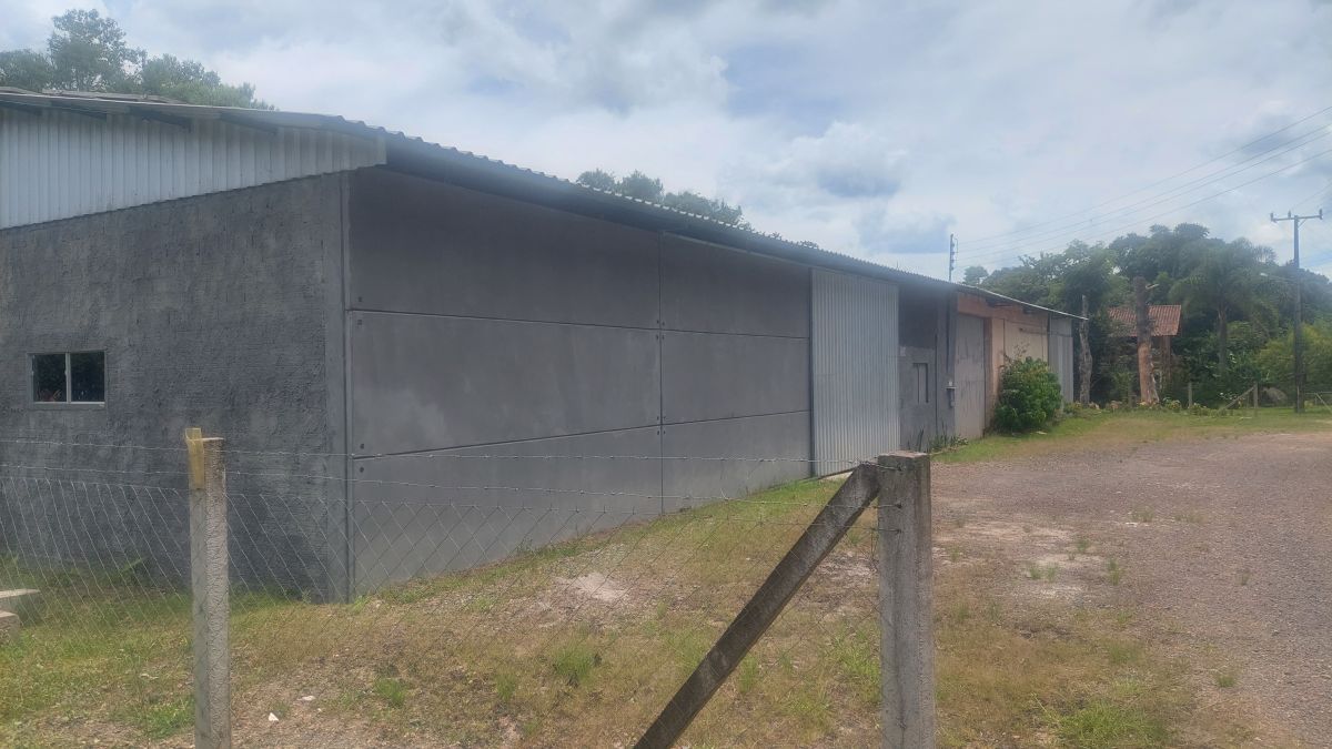 imóvel Excelente Barracao em Alvenaria para Locação Pedra Branca frente para BR 280