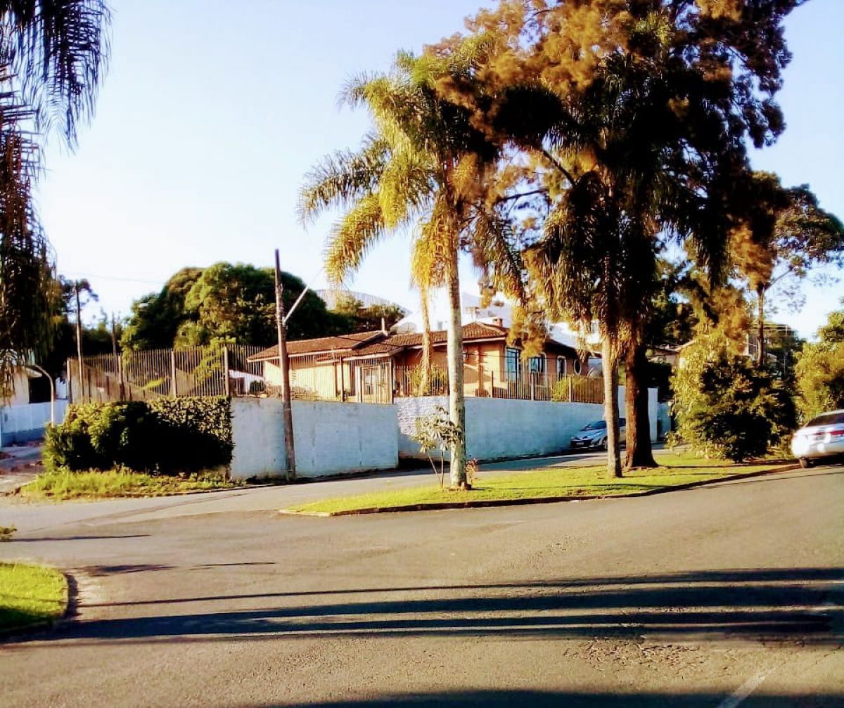 imóvel Ótima Casa com Piscina Centro de Canoinhas.