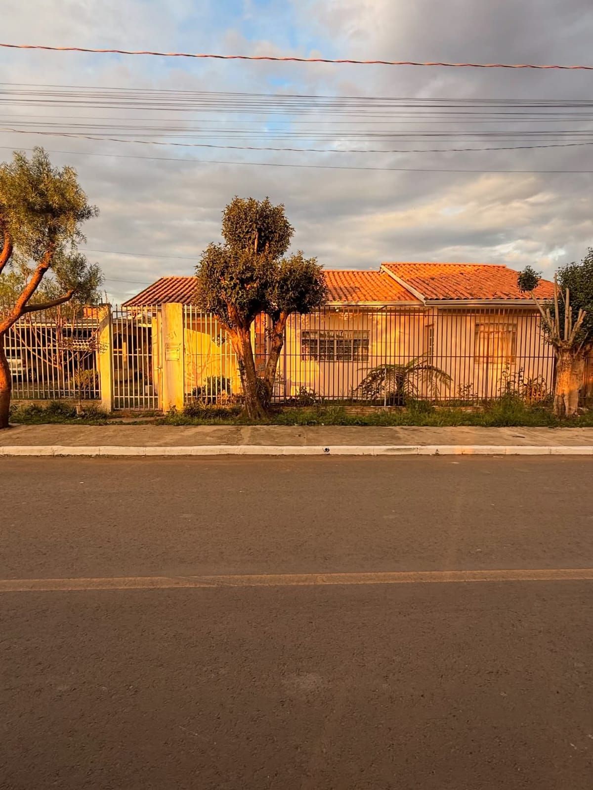 Imagem do A VENDA - Casa em Alvenaria com 80 m2 -Garagem com 70 m2 -Rua asfaltada - Três Barras SC
