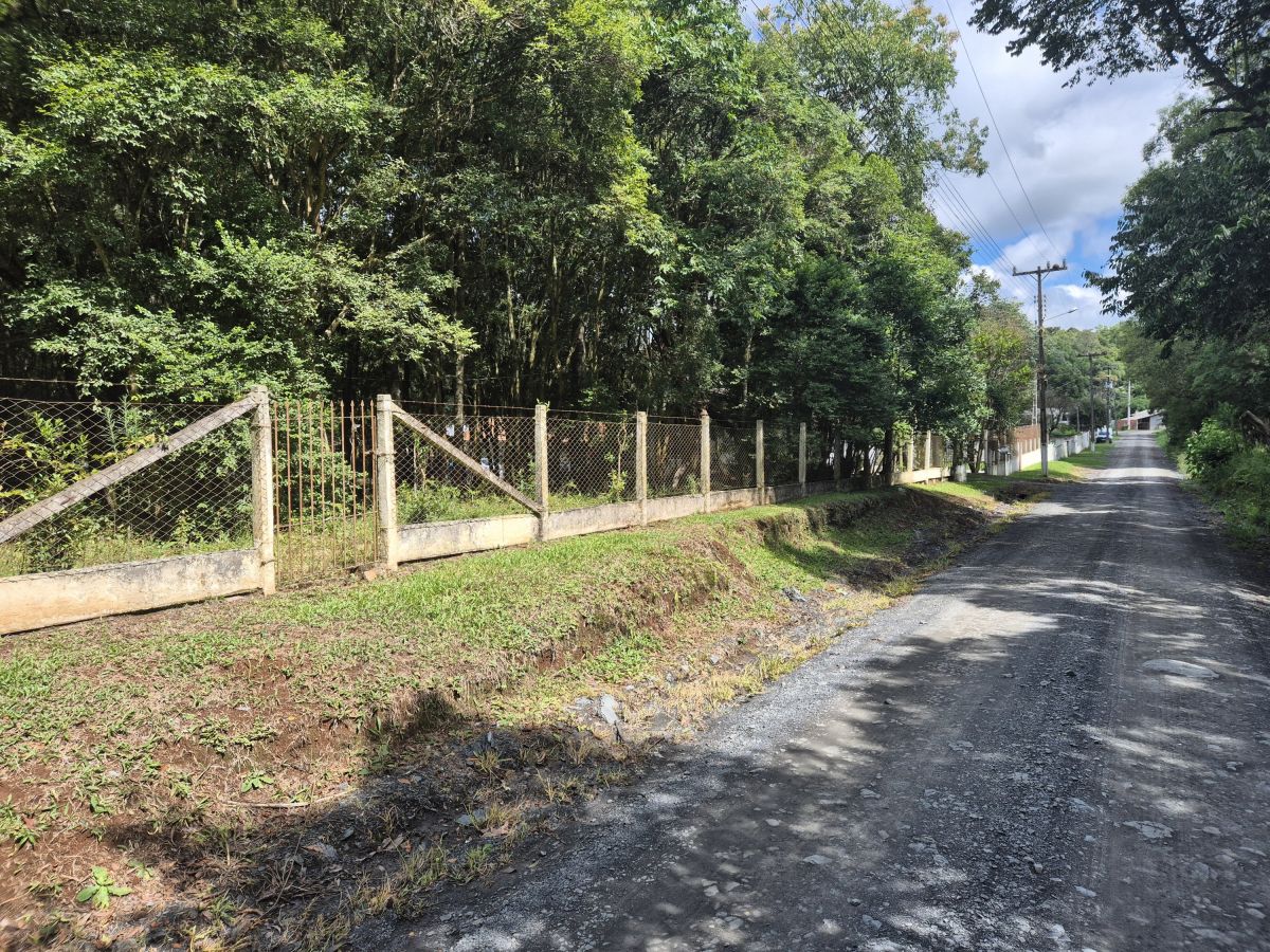 Imagem do Sitio com 6.954 m2 de área e casa em Alvenaria com piscina