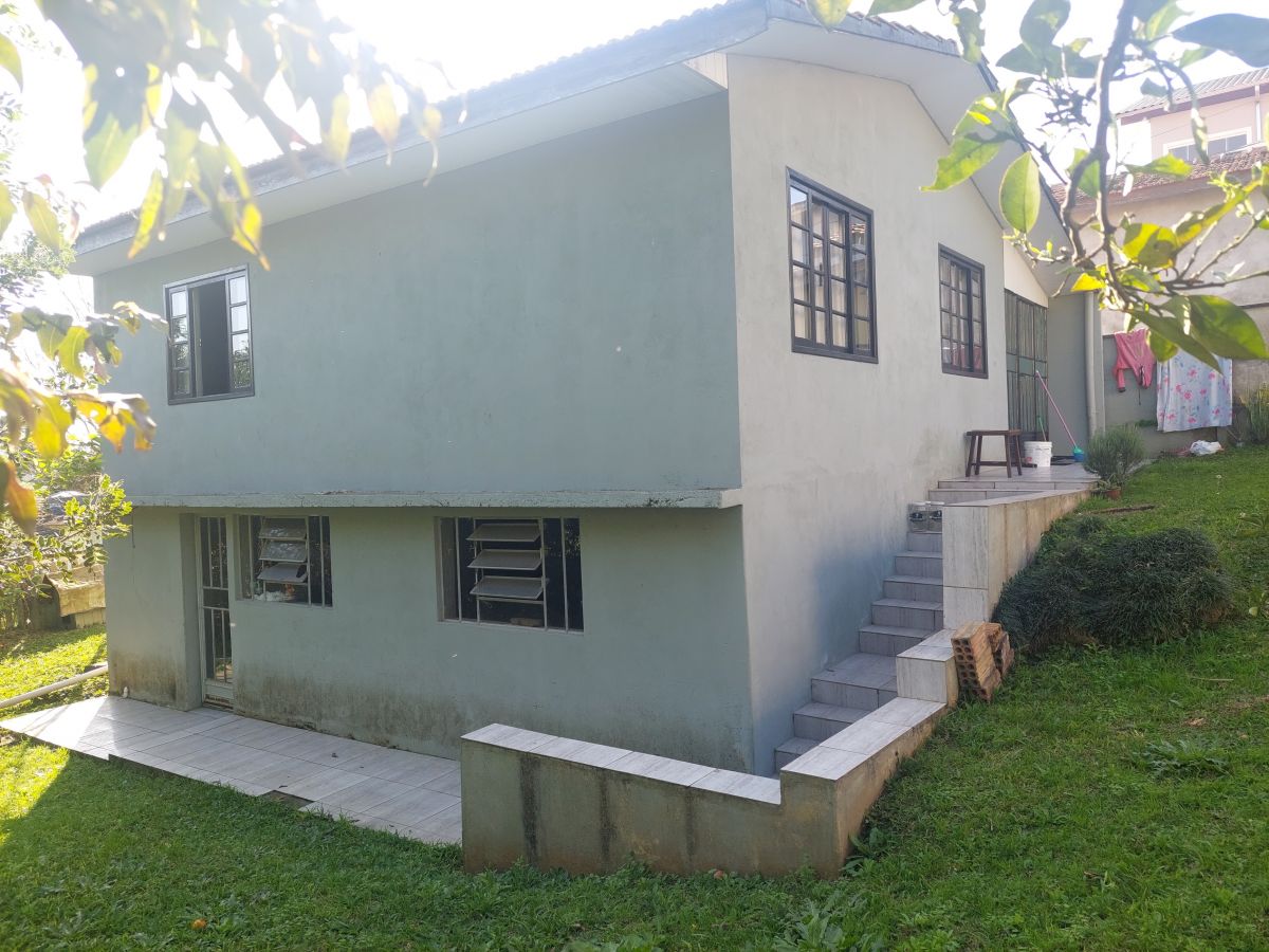 imóvel 2 Casas no Terreno com 600 m2 sendo 1 Mista e 1 Alvenaria - Bairro Jardim Esperança