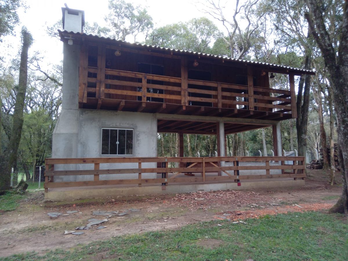 imóvel Sitio com 8.000 m2 e casa mista com 120 m2 (sobrado)  a 4 minutos do centro da cidade