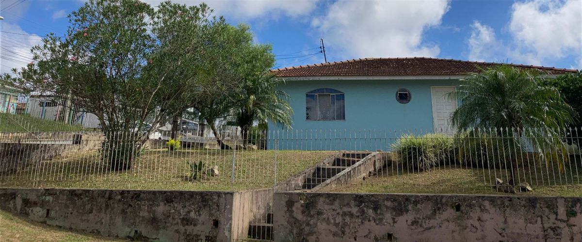 imóvel Casa de Alvenaria com 100 m2 de esquina  - terreno com 450 m2 - Bairro Jardim Esperança