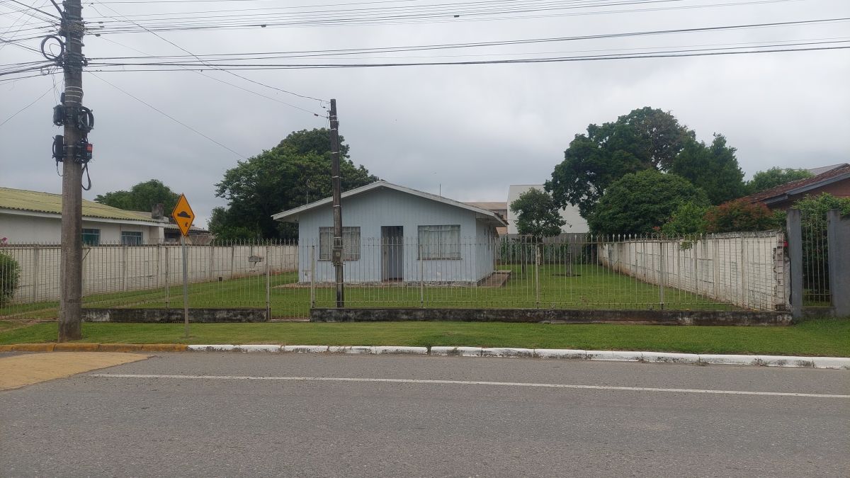 imóvel Casa em Alvenaria Rua Adolfo Badigue 223 Campo da Água Verde