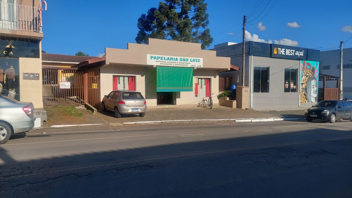 imóvel Casa de Moradia com 130 m2 e em frente Loja em Alvenaria com 109 m2 - Terreno 600 m2